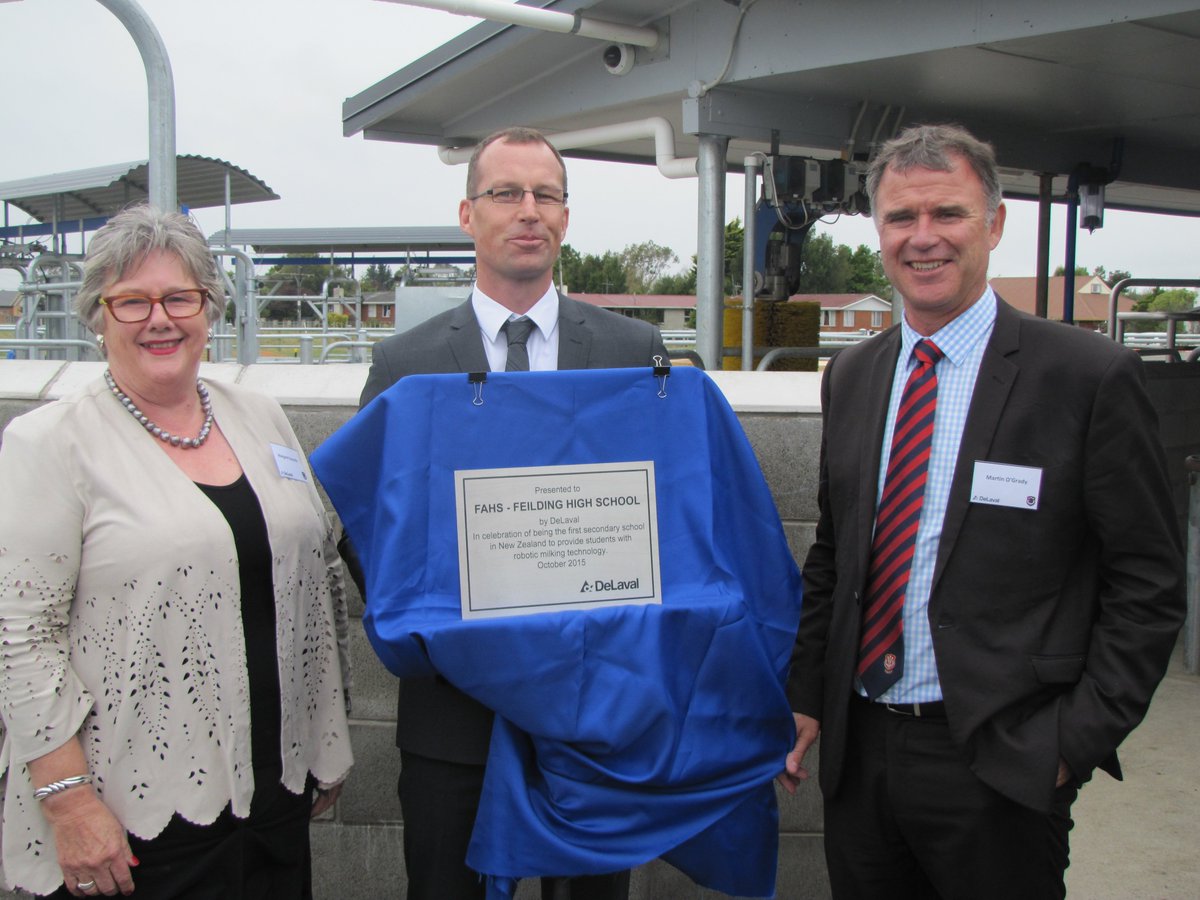 YoungDairyEd's tweet photo. @DeLaval_NZ Feilding High School dairy farm VMS robotic milker opened, only school in NZ with robot milker #dairy https://t.co/xR1Y8OcF7O