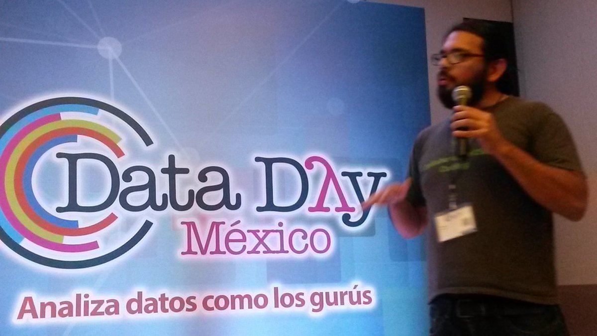 SocialTIC tweet media