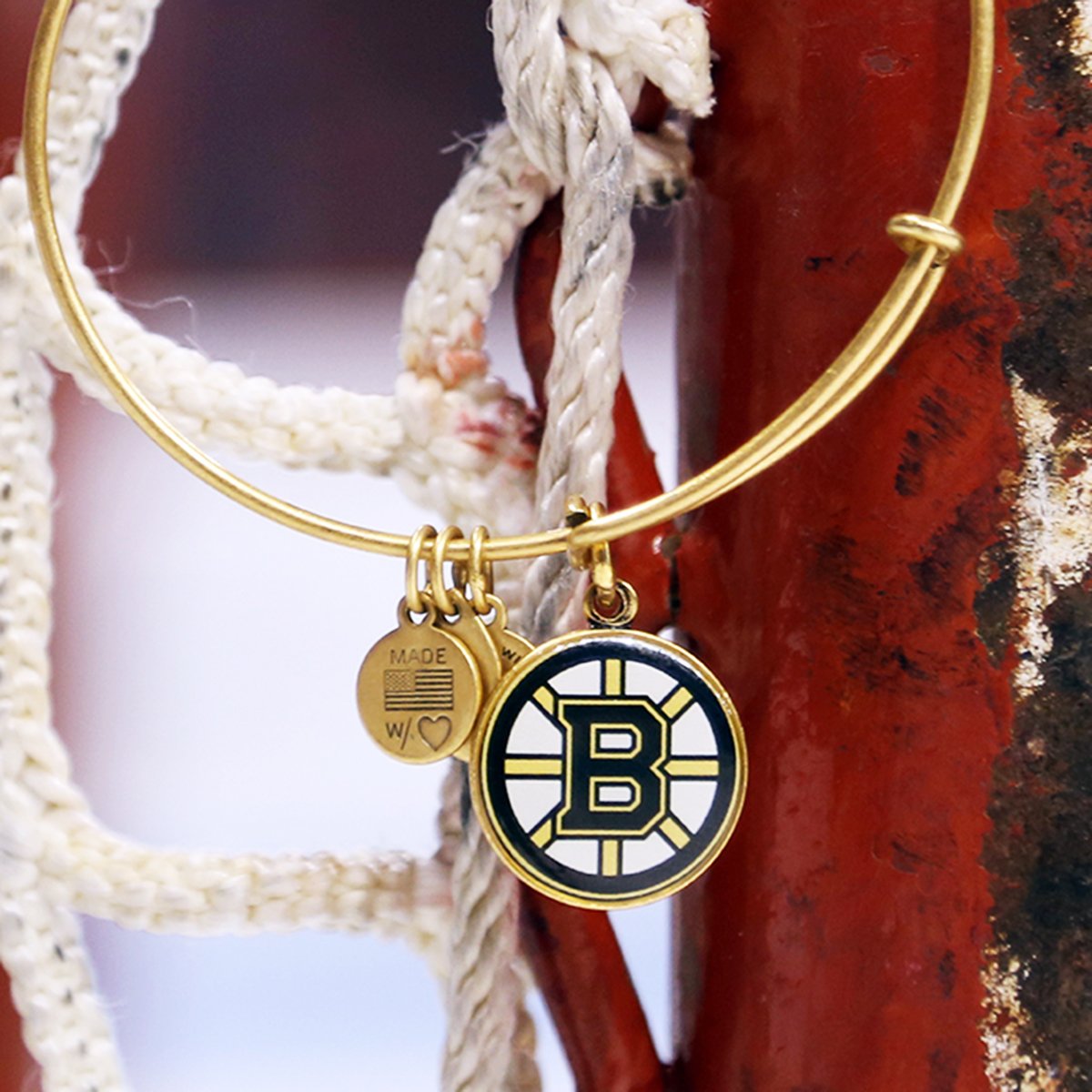 <a href="/NHLBruins/">x - Boston Bruins</a> Good luck tonight! Retweet this for a chance to win a #Bruins bangle! bit.ly/1R1BmXM