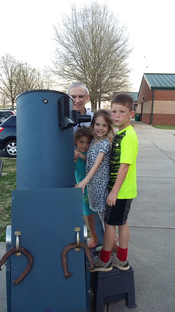 RBESRockets's tweet image. Thank you all for an amazing STEAM/Ice Cream Social/Book Fair night!! So fun!