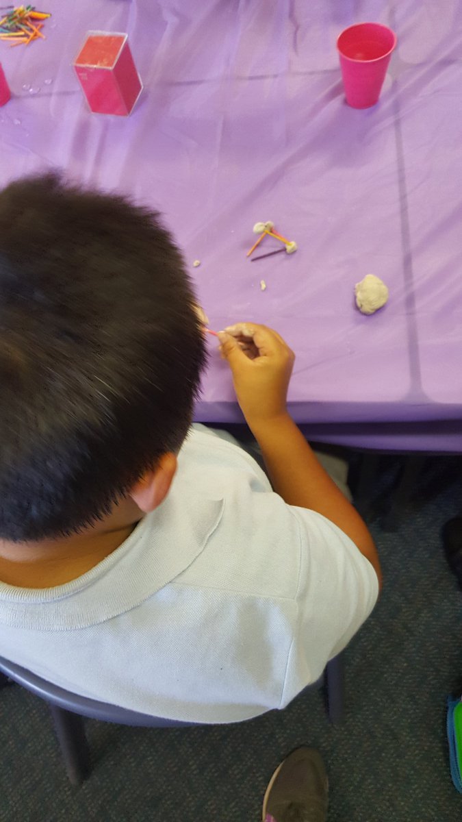 Class34G's tweet photo. Making 3D objects!! https://t.co/UKoaVNs9p0