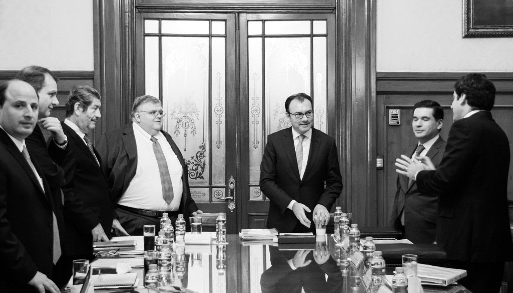 LVidegaray's tweet photo. Esta tarde tuvimos reunión del Consejo de Estabilidad del Sistema Financiero: https://t.co/PuZg72j7z3 https://t.co/C0hS6ieDuu