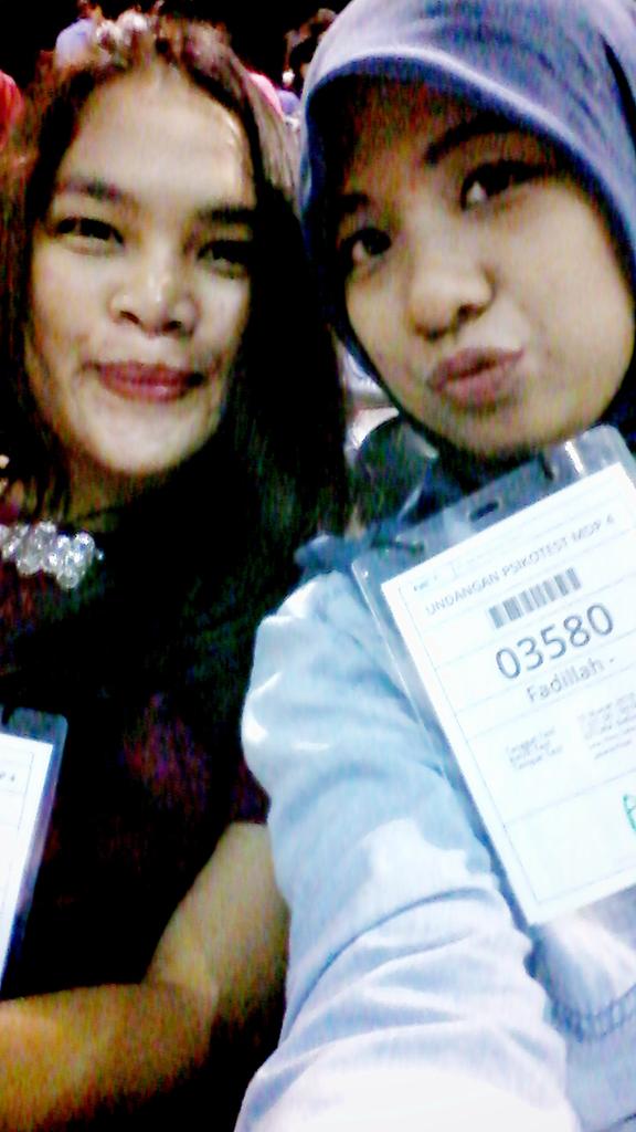 dilalalo's tweet image. Kita bangun jam 3 pagi cuma buat test MDP di @netmediatama. Wish we luck! Semangat! @verra1993 #MDPIV_NET