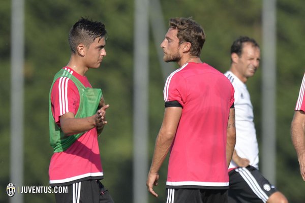 JCIndonesia's tweet photo. Dybala, Chiellini, dan Marchisio dipastikan harus absen karena cedera. Tetap optimis! #BeHeroes #FCBJuve #ForzaJuve https://t.co/YdCABAVWZD