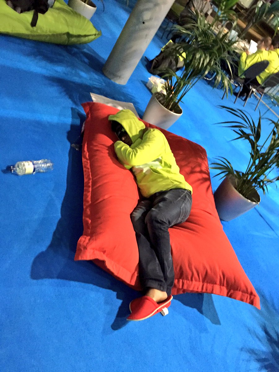 DanielvonDungen's tweet photo. See who's sleeping @ #InnoJam at #CeBIT by #sap and #volkswagen. @SAP_UA #sapnextgenconsulting https://t.co/BIrVOJRM7M