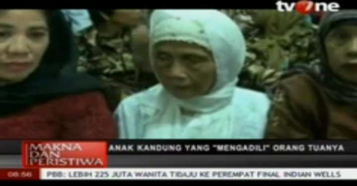 Anak Kandung Yang "Mengadili" Orang Tuanya <a href="/MaknaPeristiwa/">Makna&Peristiwa</a> hanya Di #tvOne  bit.ly/1P2jEoS
