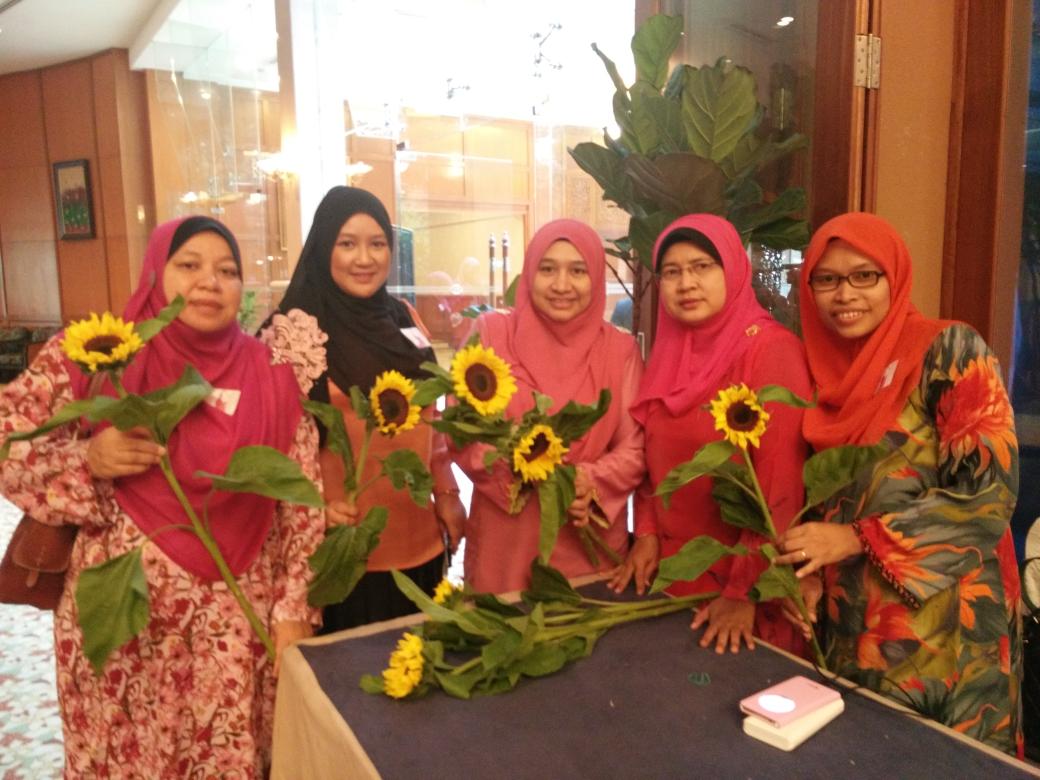 officialmosti's tweet photo. Happening Now.. MOSTI International Women's Day: Women in Science https://t.co/qL1f8FbYqZ