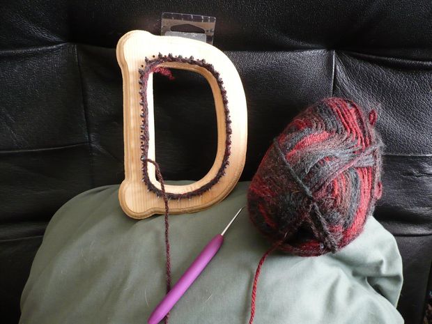 Stitched_Up16's tweet photo. Ever Wondered how to knit socks? https://t.co/Z4OdyZtrRC https://t.co/3qLdc955nY