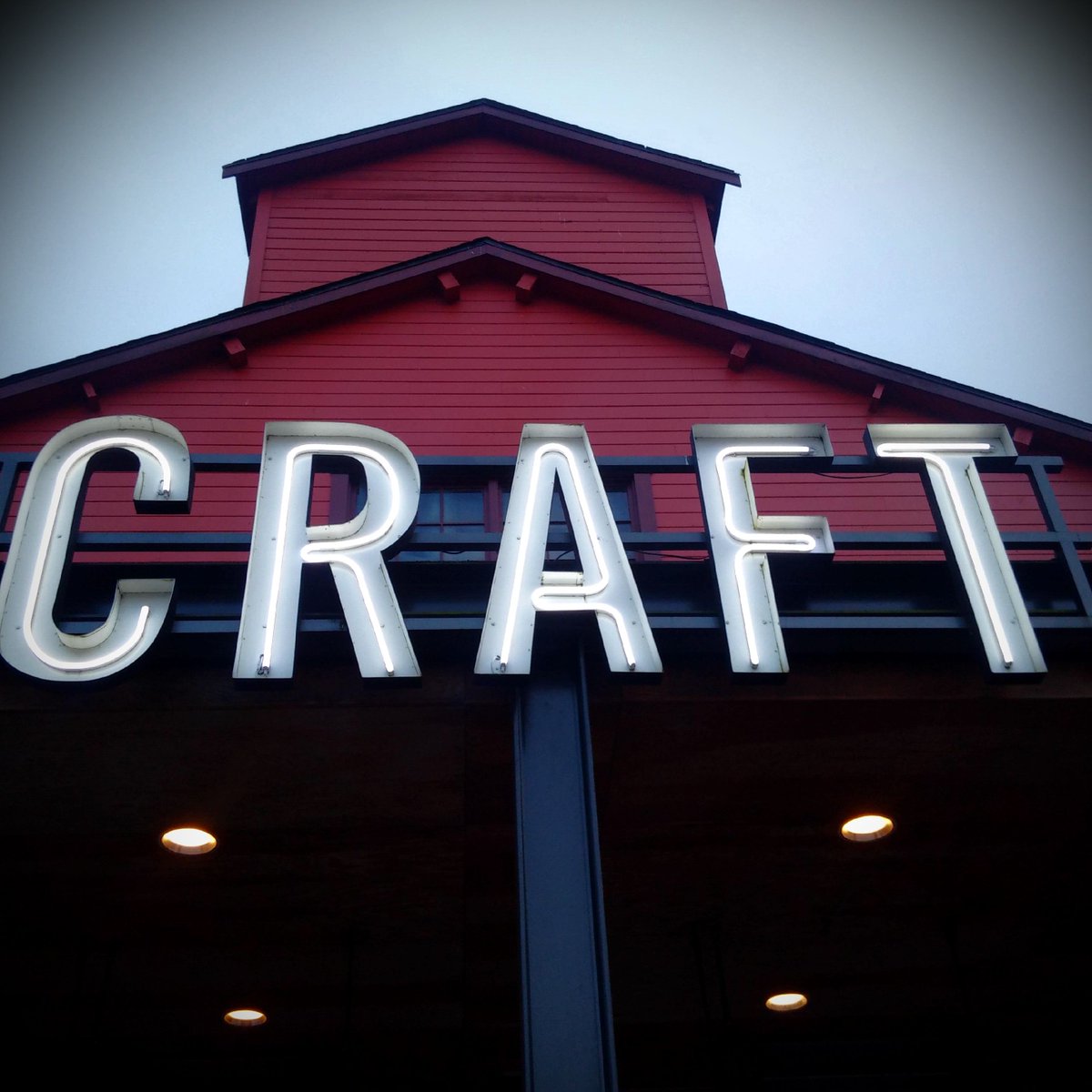 whiprsnaprbrew's tweet photo. Amazing location and unreal beer list @CRAFTbeeryvr - can't wait for @CRAFTottawa #613beer #craftbeer #vancraftbeer https://t.co/WBfzOkXLak