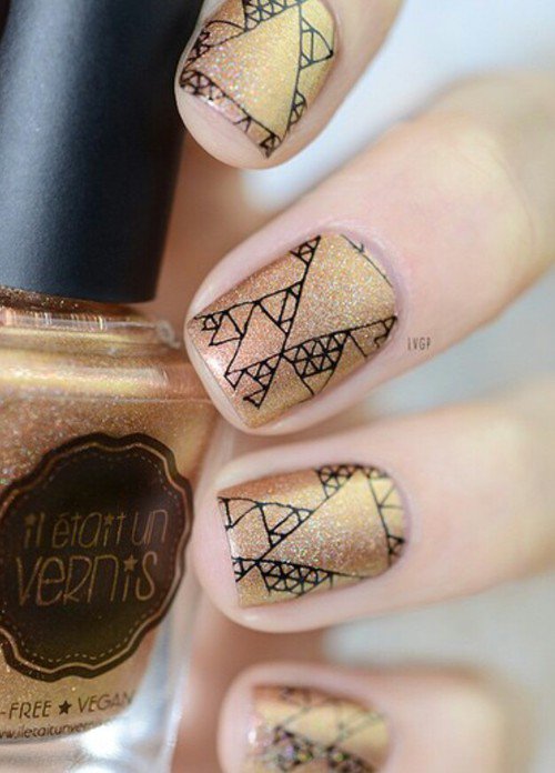 #nails goo.gl/HBdTDf #BlackAndGoldNails #NailArt #NailDesign .