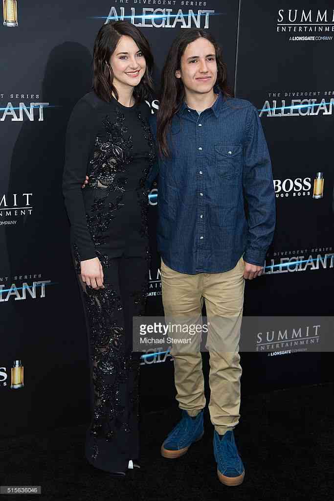 shailenewoodley's tweet photo. honored to be with this warrior. check out his incredible organization https://t.co/1Ec2TqA9MJ @earthguardianz https://t.co/AN6kPs6AUh