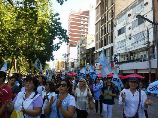 martaele15's tweet photo. @fesimubo SIGUEN PAROyMARCHAS EN SGOdelESTERO  RECHAZAN DECLARACIONES MINISTRO BULLRICH HAY CARPAS EN RUTA 34 https://t.co/qdN7LugcEJ