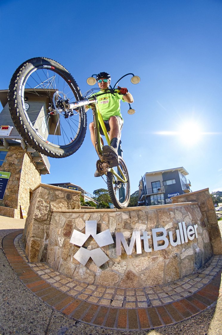 GTBikeBuller wrapup <a href="/EnduroMTBMag/">Enduro Magazine</a> @HansNoWayRey entertained the crowd on the Alpine Trail bit.ly/1S38QHM