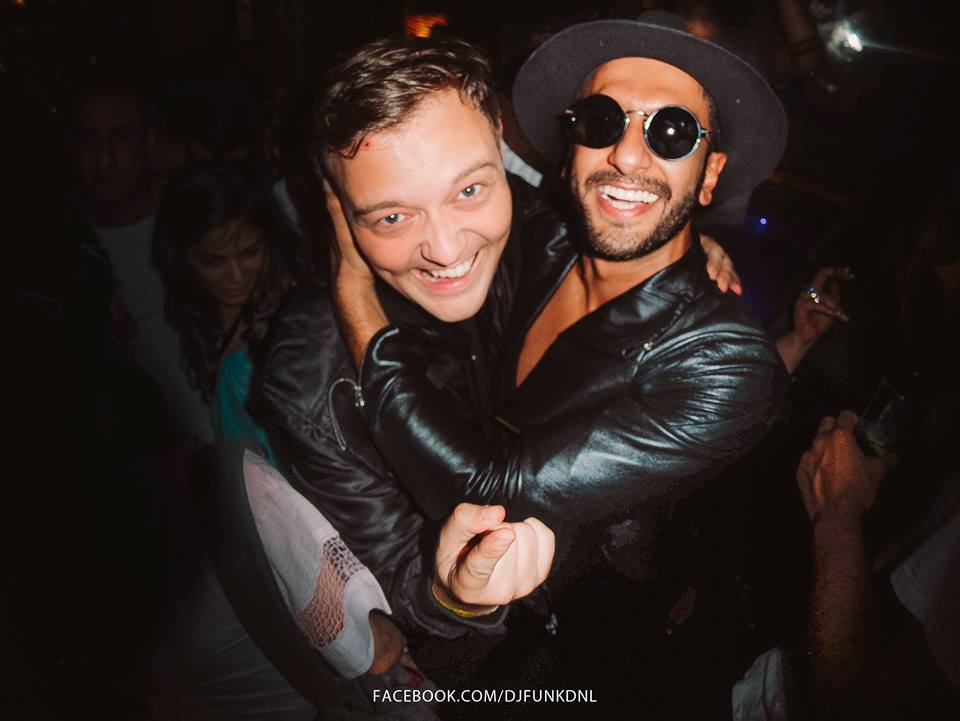 TrilogyMumbai's tweet photo. Bollywoods hunk @RanveerOfficial with the super cute @DJFUNKD of last #TrilogyOut!
See u all on 20th March <3
#TBT https://t.co/z5XWpbkzuU