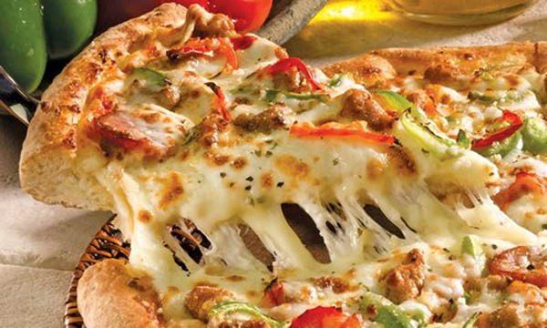 SWFL007's tweet photo. 2 free pizzas and other great date night ideas! https://t.co/9zdbOSlRx9 #FTMYERS #NAPLES #CAPECORAL https://t.co/8Mbmbrrtm2