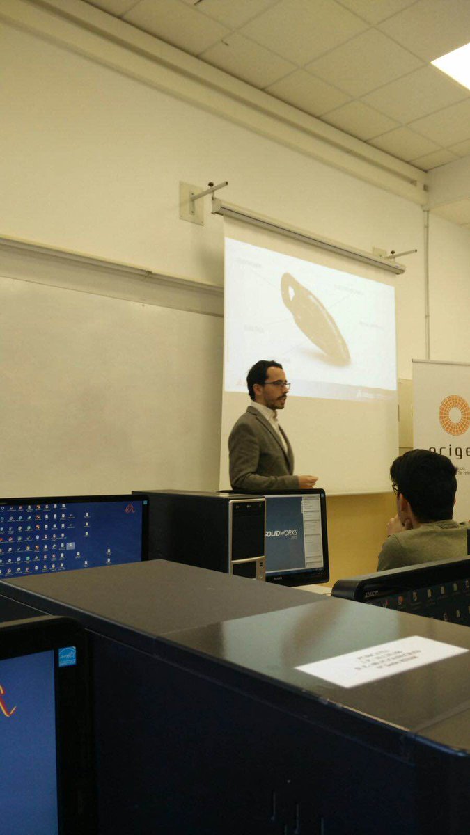 ORIGENCADCAMCAE's tweet photo. Nuestro técnico @Manferrub en el Workshop de @SOLIDWORKSESP Simulation de la #4SCD de @AEDISevilla el pasado sábado https://t.co/WBx9ZhLtyT