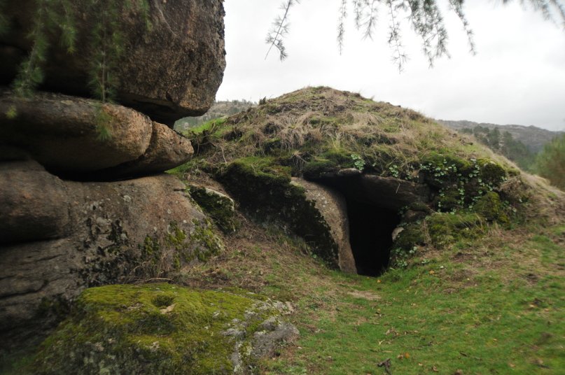 Un dos elementos máis característicos no Xurés (e no Gerês) foi a veceira. +info: facebook.com/patrimoniodoxu…