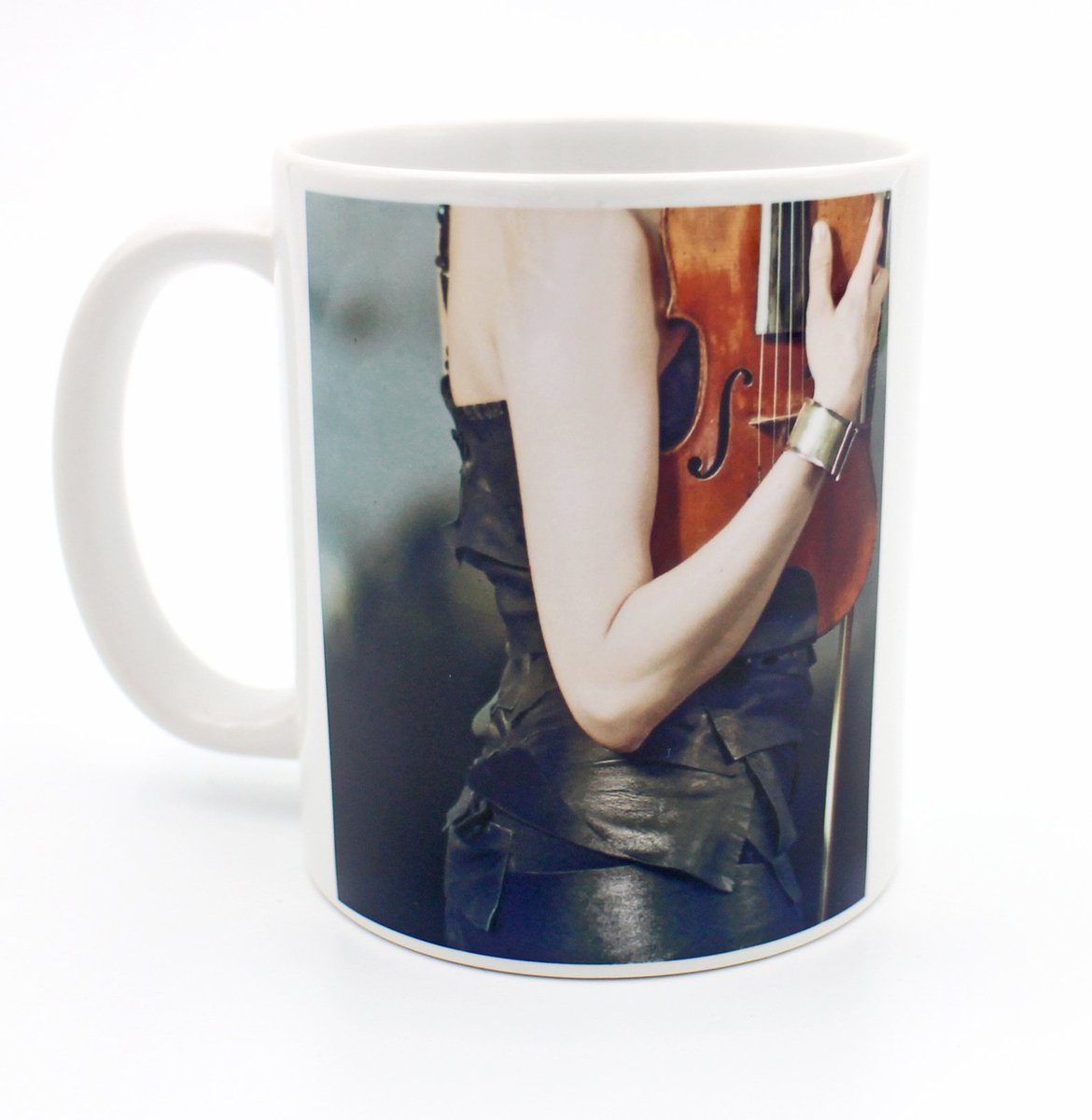 merviviolin's tweet photo. Drink from #magicviolin! https://t.co/nhTBF3clwM https://t.co/yhBsSj2T9T