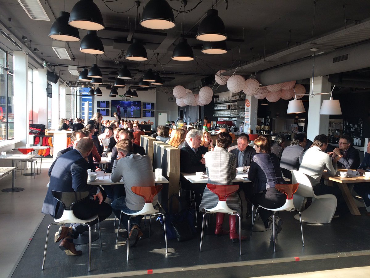 Wauw! Ruim 100 ondernemers met elkaar in gesprek #24uStartUp #netwerken #verbinden <a href="/SXEindhoven/">SX Eindhoven</a> met <a href="/24Uinbedrijf/">24 uur in bedrijf</a>