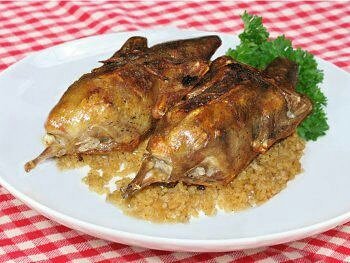 MutabalOfficial's tweet image. نود اعلامكم ان الحمام بقه جاهز و تقدر تيجي و تاكل حمام محشي رز. #متبل بيقدم لكم جوز الحمام المحشي رز مع بطاطس ب #50.