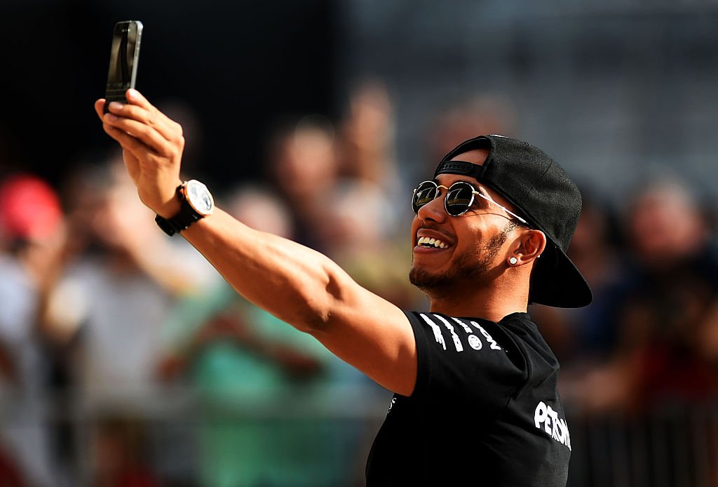 BBCSport's tweet image. Lewis Hamilton is investigated by police after appearing to take a selfie on a motorbike.

bbc.in/1R2d6ou