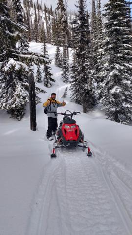 KyleBlakeAllred's tweet photo. Looking for #freshpow forget the lift lines and get a #snowmobile and never wait again! #sledneck https://t.co/mJCDCaiiY7