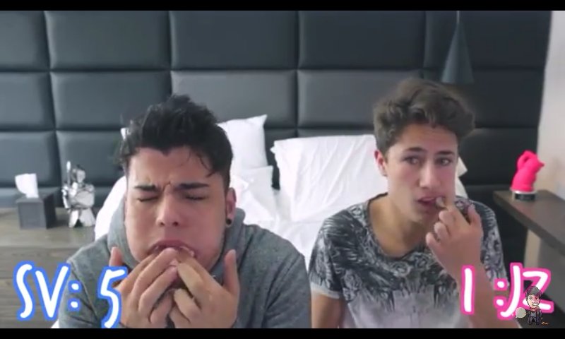 GalileaFuentes3's tweet photo. @ElJuanpaZurita @villalobossebas #ZurilobosIsBack 😛 https://t.co/xFzcZhek0X