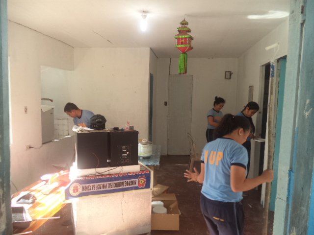 mogpog1's tweet photo. Oplan Linis &amp; Hilamos of PCP 1 @MarinduquePCR @pnpdpcr @PRO4B_MIMAROPA https://t.co/8NfTmbCs3E