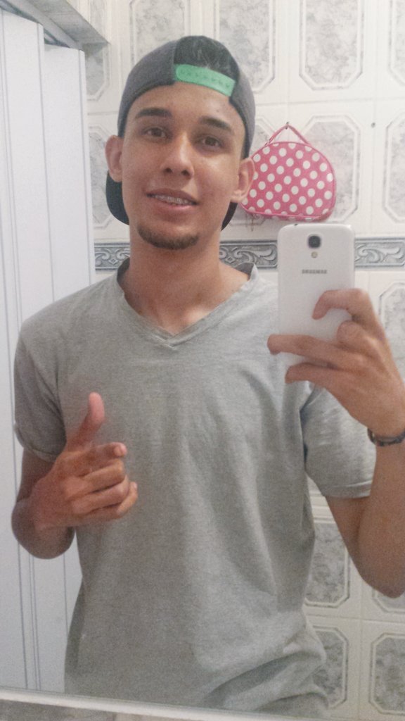 RonaldFdj's tweet photo. "Pensamentos positivos sempre"🙋😏 https://t.co/YYaQ3ADMoY