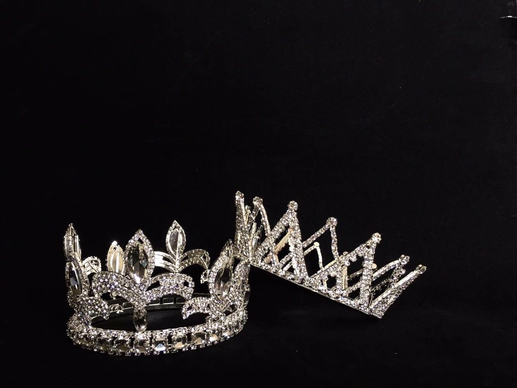 Batch2017Prom's tweet photo. Prom is getting nearer. I hope your suits are ready! Here are some of the things you can win that night. #3DaysLeft https://t.co/coLEg6x51Q