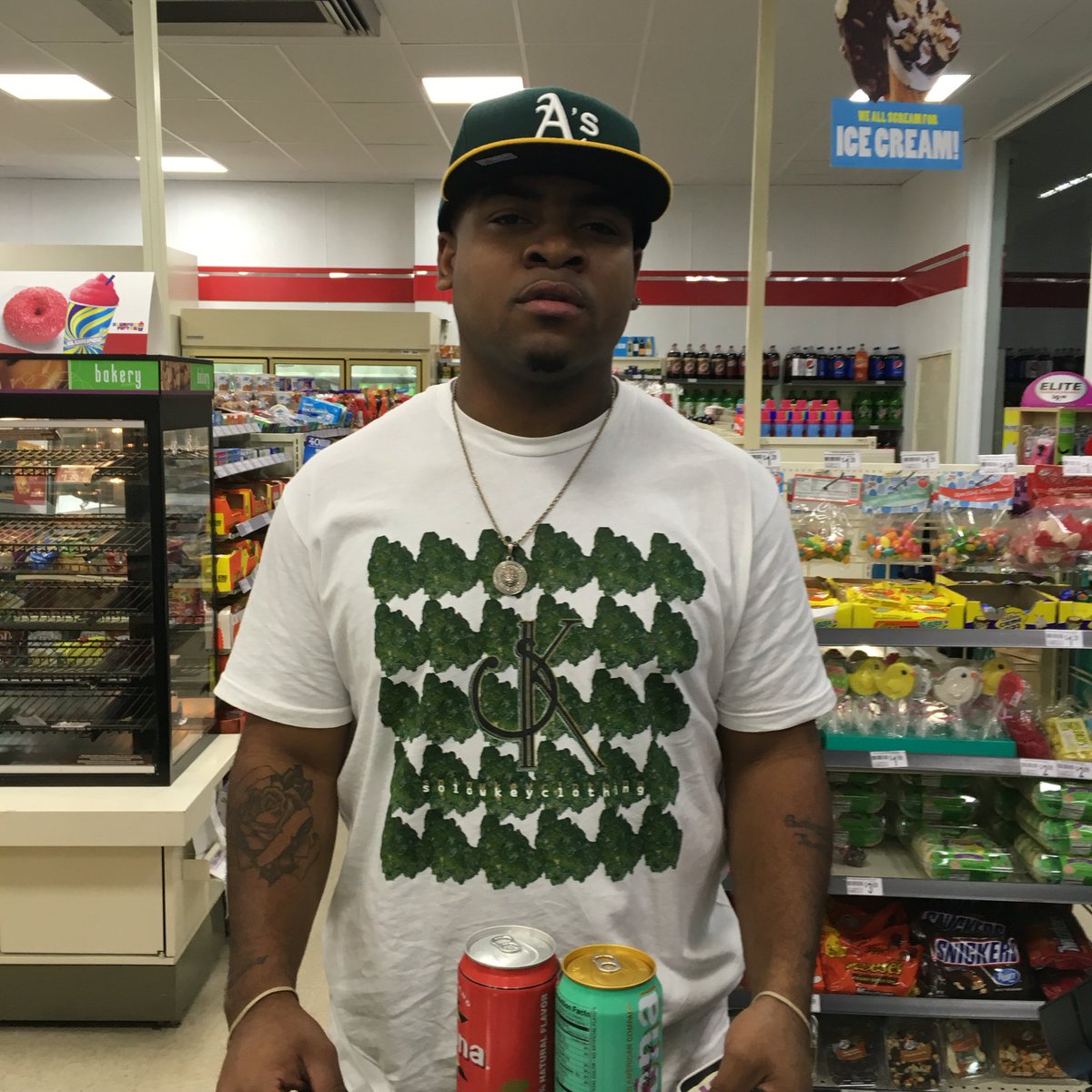 vicAPHERisDADDY's tweet photo. @CurtWave Rockin at work & see my boys brand ! #SoLowKey https://t.co/aMSRu81qzK
