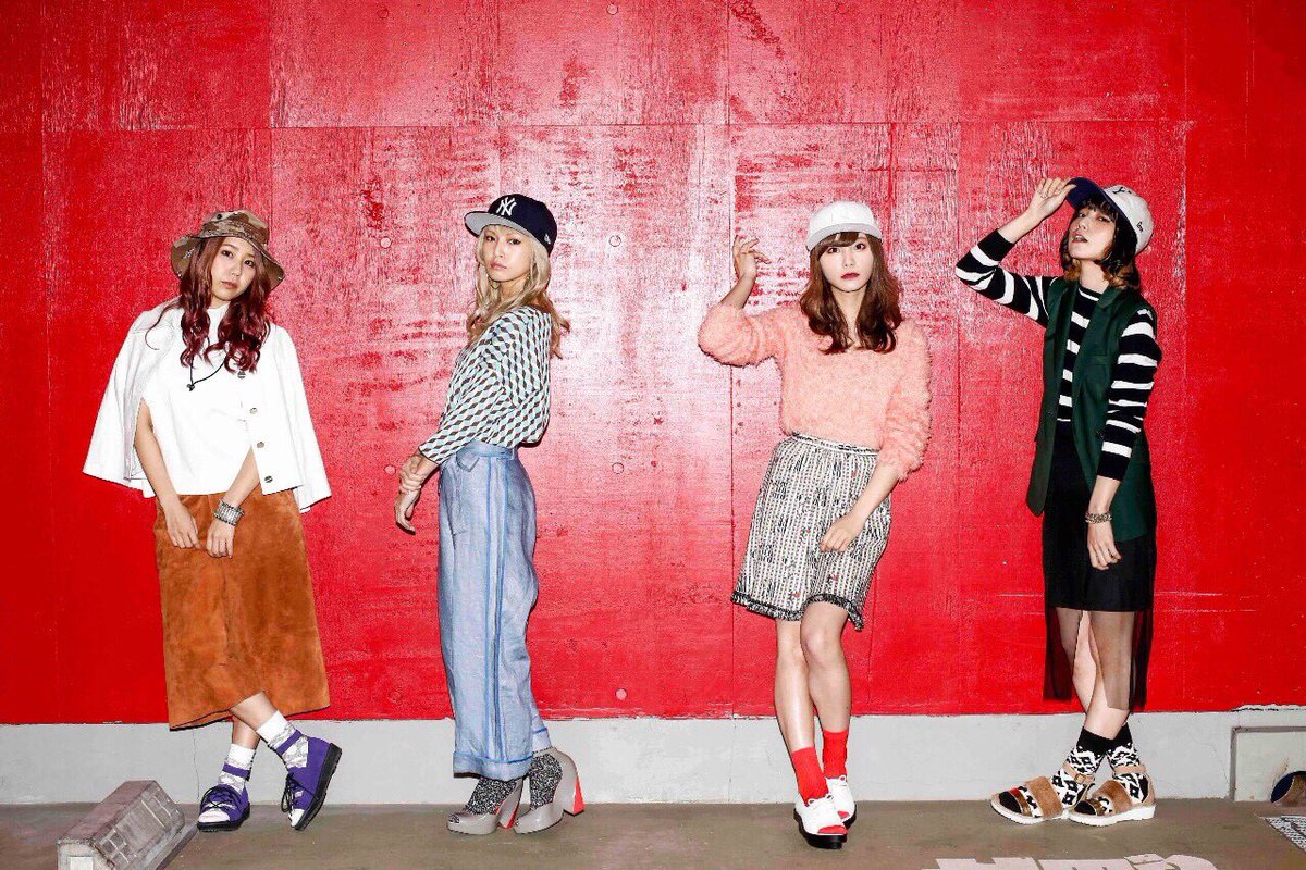 scandal_band's tweet photo. 【Magazine】
発売中の「The New Era Book Spring &amp; Summer 2016」にSCANDALが登場！
https://t.co/p4TvRKqDZ7
#scandal_yellow #newera https://t.co/qOjDmm269o