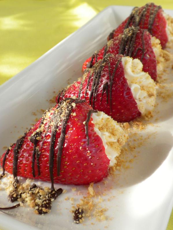 ItsFoodPics's tweet photo. Cheesecake Stuffed Strawberries https://t.co/Tgg7j6HPNp