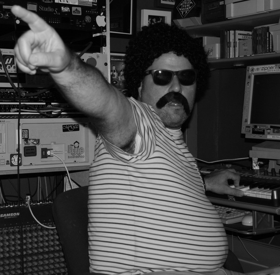 RobbieRyanMusik's tweet image. @WeAreNovation The Last @giorgiomoroder Morodernova will be mine! #loveyoursynths