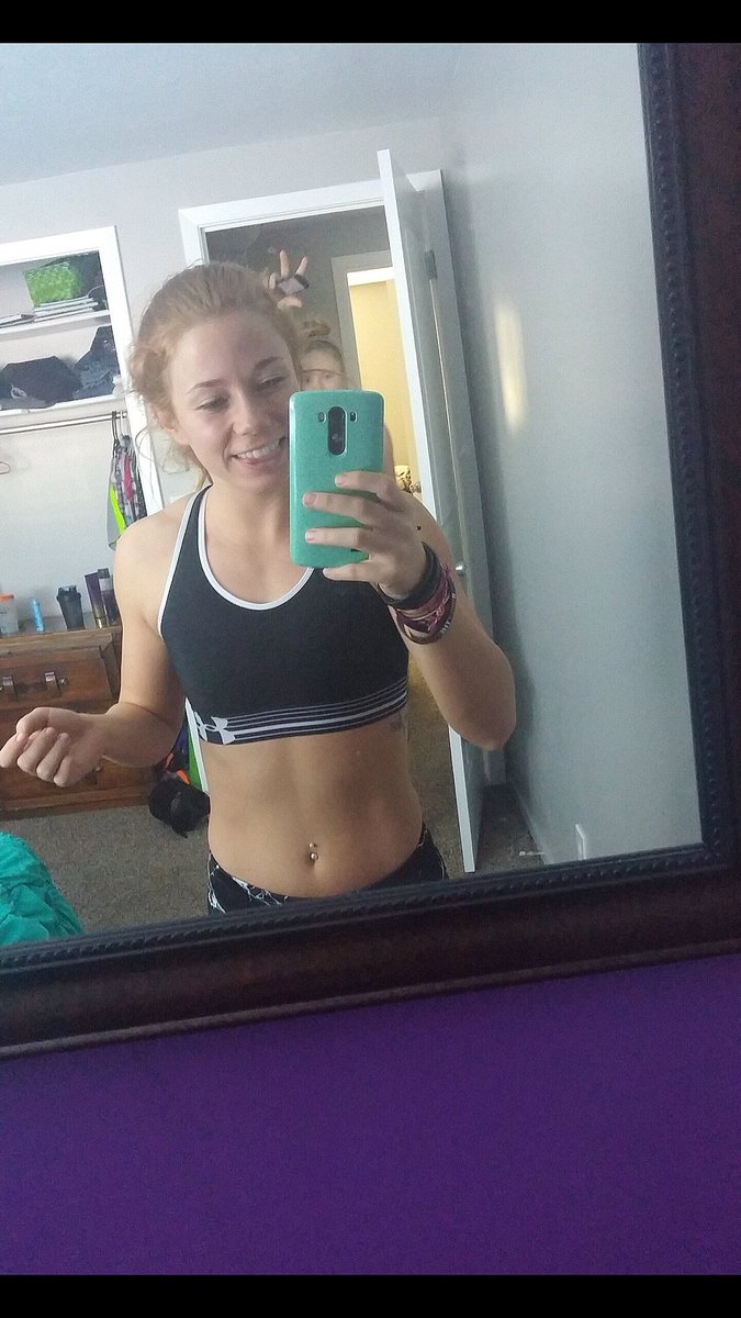 nicolejade_21's tweet image. 11 weeks &amp;amp; decent lighting can make a huge difference! Only down 6 pounds. #4daysout 👙🙈