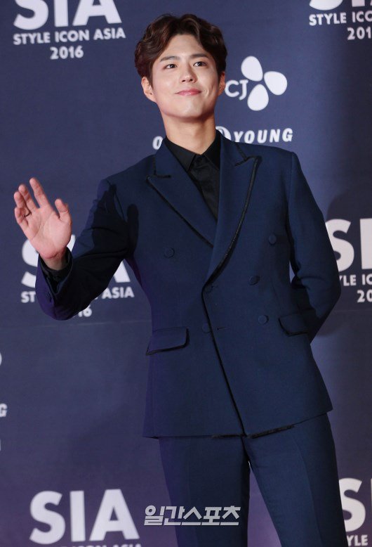 ilgansports's tweet photo. [일간pick] 160315 #2016SIA 수트핏 장난 아닌 #택...아니 #박보검! 머리부터 발 끝까지 너무 완벽하네요😂 #보조개에서_헤엄칠래 #ParkBoGum https://t.co/pAcgNHXvLr