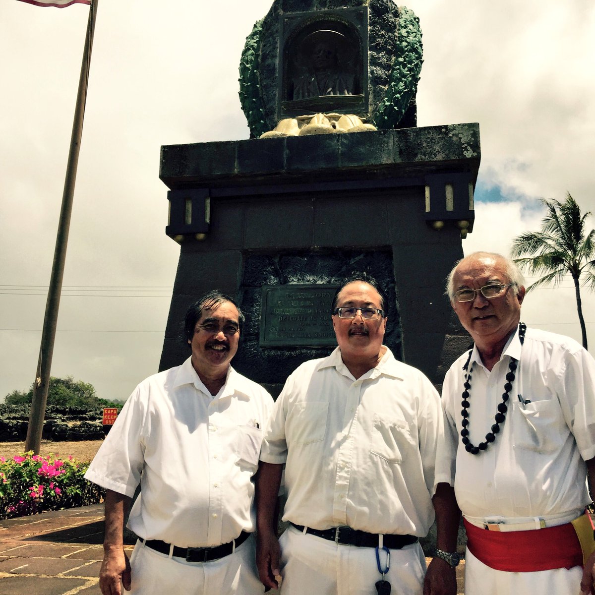 rhbhnl's tweet photo. This week - Thrs 12p St. Patrick's day parade (Waikiki), Fri 12p 'Iolani Palace, Sun 2p Kapi'olani Park Bandstand https://t.co/LJlNmVQAX5
