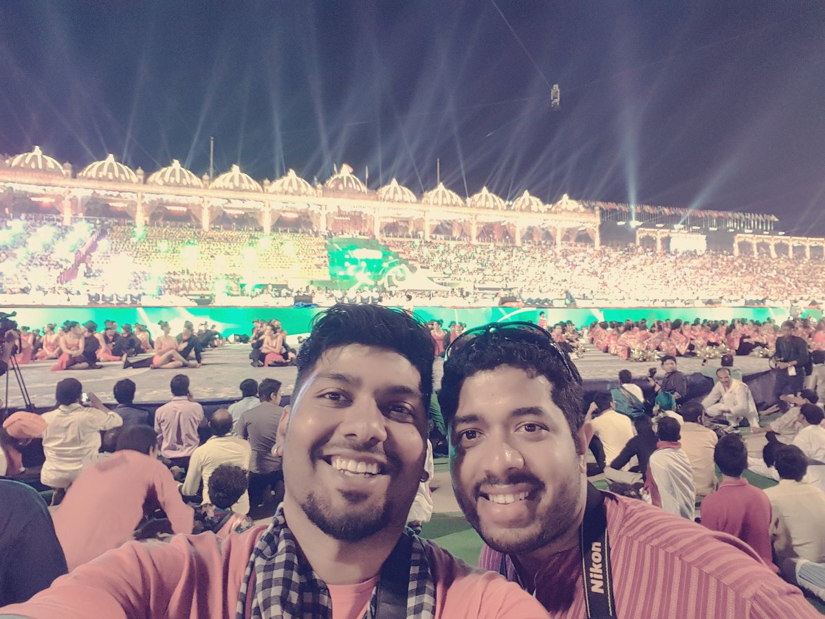 sujit30's tweet photo. Biggest stage world has ever seen
@rashminp @khurshed @DineshGhodke @purnachaitanya
Share urs #mywcfselfie https://t.co/Y2IoXokXXt