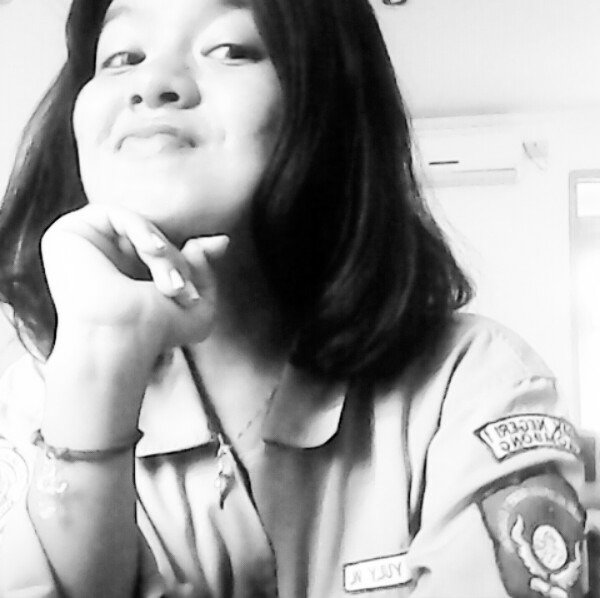 Ester Yuly tweet media