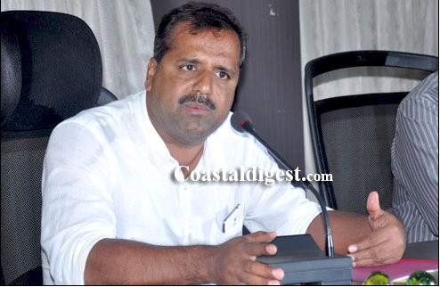 ut_khader's tweet photo. 280 hospitals in Karnataka to provide free treatment to accident victims
https://t.co/fPJGtgfPJg https://t.co/Zs15PSvFzo