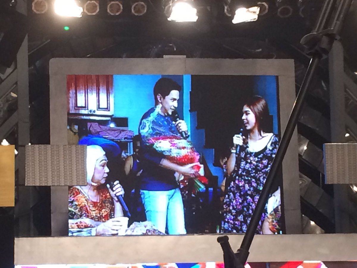 maiden16_taguig's tweet photo. NASA BARANGAY ANG ALDUB SA KANILANG 8th MONTHSARY!

#ALDUB8thMonthsary https://t.co/a3w6zFPmGd