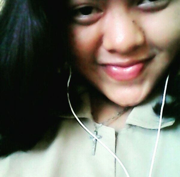 Ester Yuly tweet media