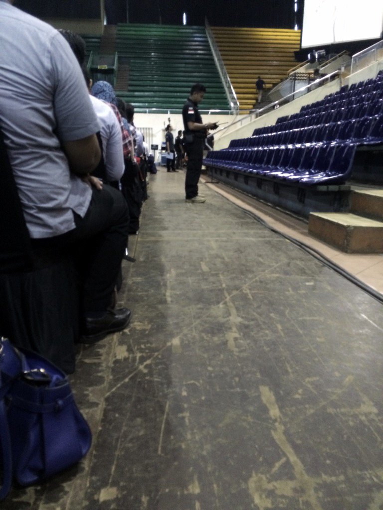 geezycheesee's tweet image. Panitianya stand by terus. Keren pada semangat semua #MDPIV_NET @netmediatama