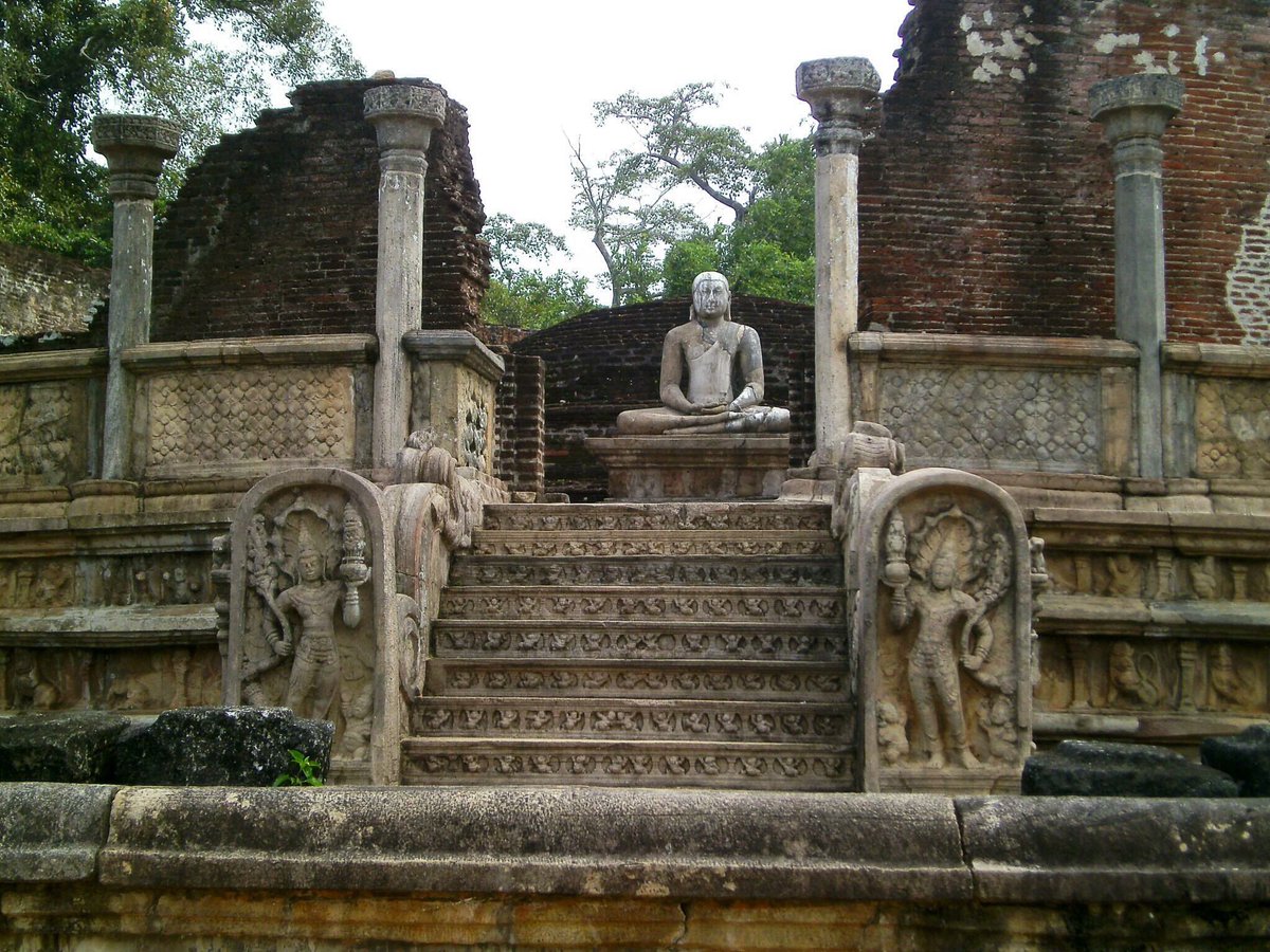 SLHolidayseu's tweet photo. Polonnaruwa #srilanka#Sandra &amp; babara !! https://t.co/LUsL9vewXa