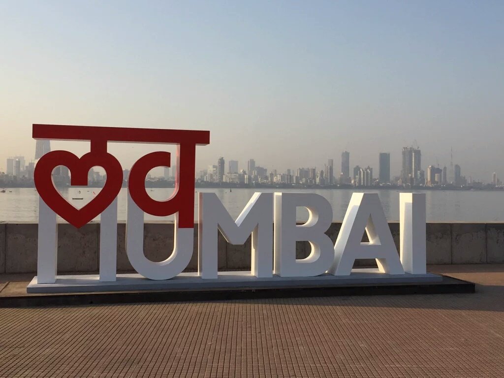darryl_edison's tweet photo. #LoveMumbai at Bandra #ThankYouAaditya   @AUThackeray @asianpaints @Iamrahulkanal for #Mumbai #Beautification https://t.co/ixu9bJbGvl