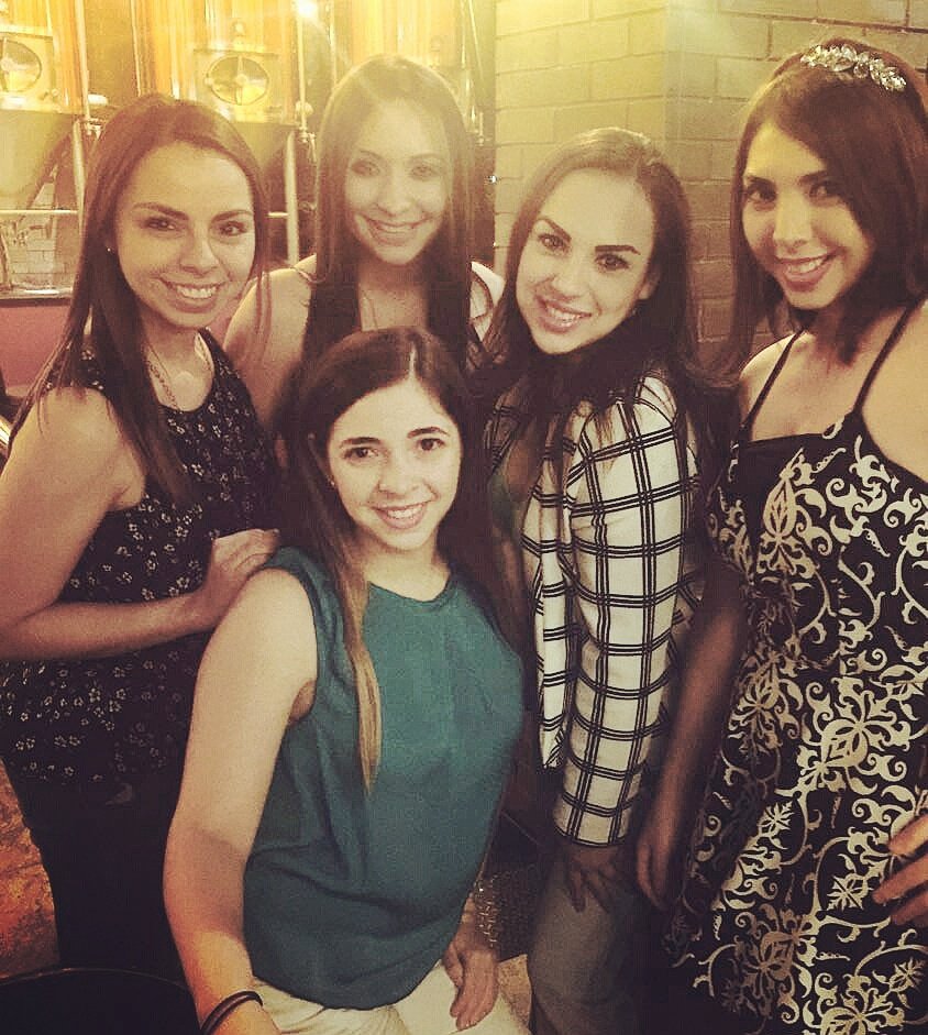 _luciadelagarza's tweet photo. Cuatro generaciones en una misma fotografía, bellas con ustedes viví tantas etapas! Gracias por acompañarme #MiBDay https://t.co/16LOO6VOjZ