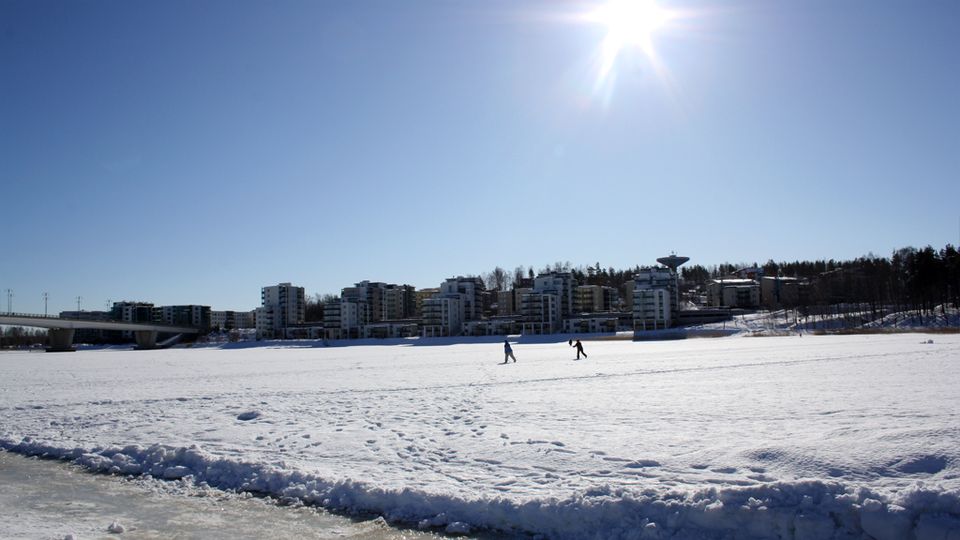 DHydro1's tweet photo. The sun start to shine all around Finland. What a wonderful day! Good morning!!!
https://t.co/IkdoHAXNPE https://t.co/a5kskjg3jw