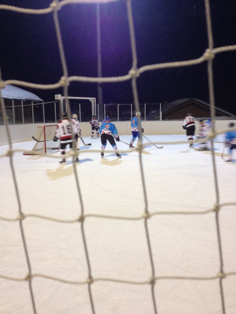 Last nights ice hockey with our ski instructor, Dom! Alles le yeti's!  #ski #Trinitas