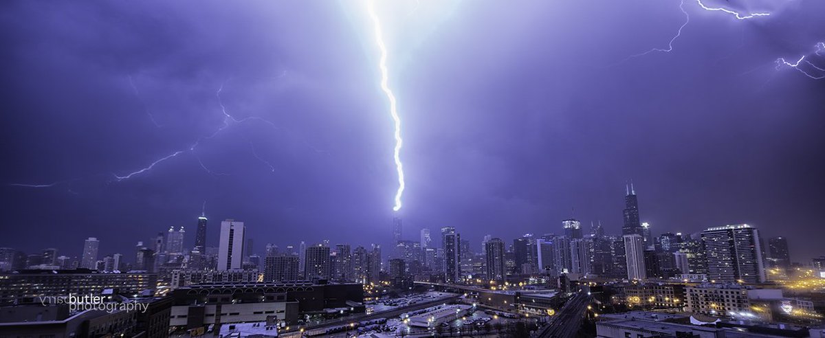 Barry Butler On Twitter Tuesday S Big Bolt Over Chicago Weather News Lightning Storm Trumptower Https T Co Fmhnodzxtk