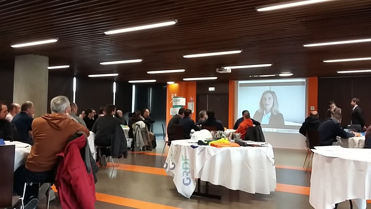 ClaudieGuillou's tweet photo. Dernière aprem pour la présentation du #PEGRDF en région Ouest ! Ça va nous manquer les échanges ac les collègues 😢 https://t.co/LeQwkydnxF